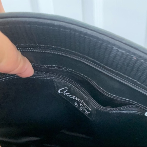 Vintage Accents by Sharif crossbody bag - Picture 5 of 9